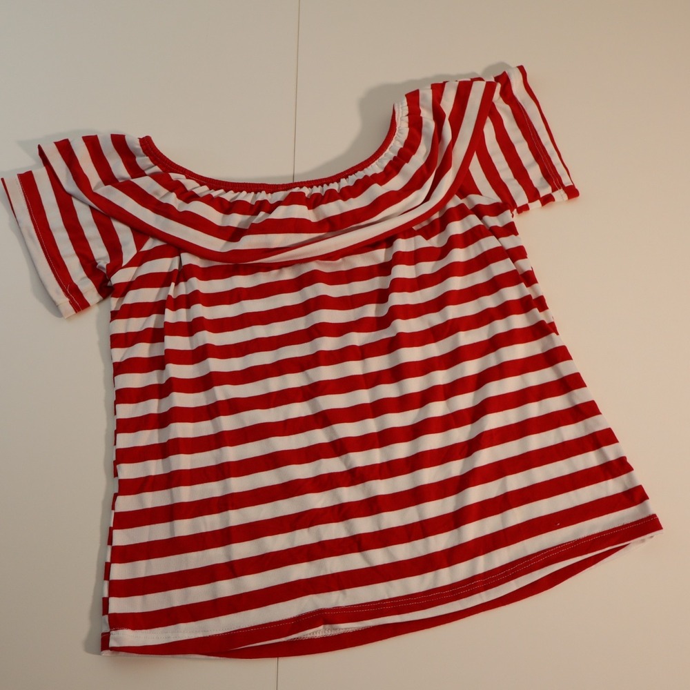 Loguin Cherry Red Ruffle Collar Top Size M - Picture 3 of 5